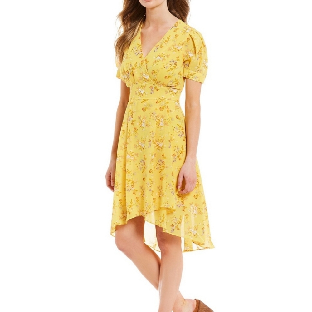 a loves a Yellow dress